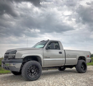 2005 Chevrolet Silverado 2500 HD - 20x12 -44mm - Anthem Off-Road Gunner - Stock Suspension - 33" x 12.5"