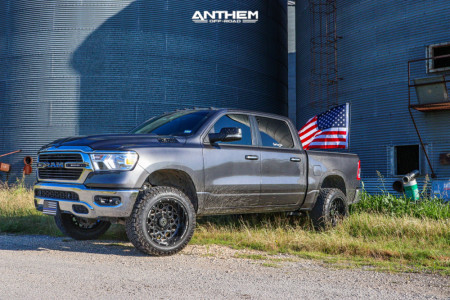 2019 Ram 1500 - 20x12 -44mm - Anthem Off-Road Avenger - Suspension Lift 3.5" - 33" x 12.5"