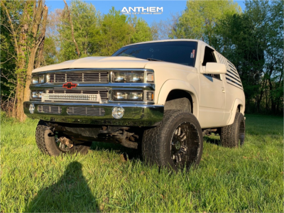 1995 Chevrolet Tahoe - 20x12 -44mm - Anthem Off-Road Enforcer - Leveling Kit & Body Lift - 305/55R20