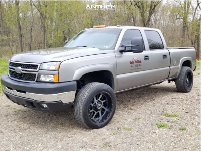 2007 Chevrolet Silverado 2500 HD Classic - 20x10 -24mm - Anthem Off-Road Gunner - Stock Suspension - 33" x 10.5"