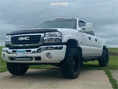 2006 GMC Sierra 2500 HD Classic - 20x10 -24mm - Anthem Off-Road Equalizer - Stock Suspension - 33" x 12.5"