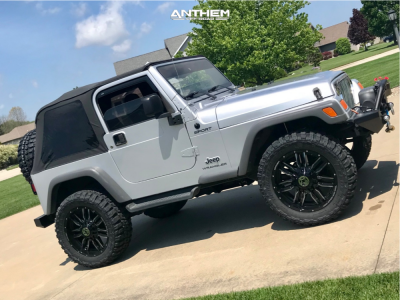 2005 Jeep Wrangler - 20x9 -5mm - Anthem Off-Road Equalizer - Suspension Lift 2.5" - 33" x 12.5"