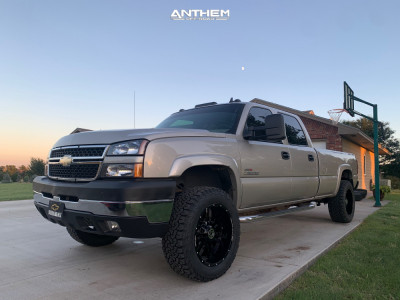 2006 Chevrolet Silverado 2500 HD - 20x10 -24mm - Anthem Off-Road Equalizer - Stock Suspension - 33" x 12.5"