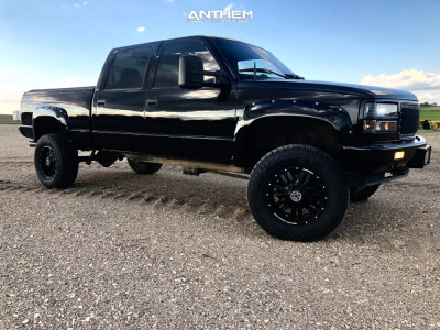 2000 Chevrolet K2500 - 18x9 -12mm - Anthem Off-Road Equalizer - Suspension Lift 5.5" - 305/65R18