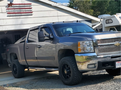 2007 Chevrolet Silverado 2500 HD - 18x9 -12mm - Anthem Off-Road Instigator - Stock Suspension - 33" x 12.5"