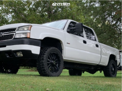 2005 Chevrolet Silverado 2500 HD - 20x9 0mm - Anthem Off-Road Equalizer - Stock Suspension - 33" x 12.5"