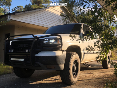 2000 GMC Sierra 1500 - 17x9 0mm - Anthem Off-Road Instigator - Suspension Lift 2.5" - 33" x 12.5"