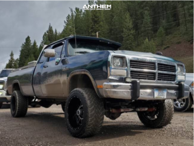 1993 Dodge W250 - 20x12 -44mm - Anthem Off-Road Instigator - Suspension Lift 2.5" - 33" x 12.5"