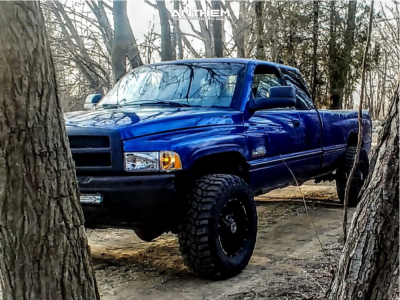 1997 Dodge Ram 2500 - 18x9 -12mm - Anthem Off-Road Equalizer - Stock Suspension - 305/70R18