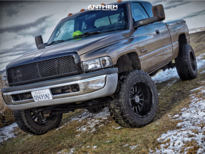 2001 Dodge Ram 2500 - 20x12 -44mm - Anthem Off-Road Equalizer - Suspension Lift 2.5" - 35" x 12.5"