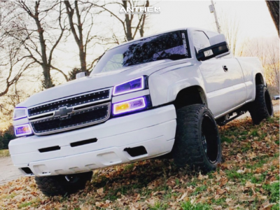 2006 Chevrolet Silverado 2500 HD - 20x12 -44mm - Anthem Off-Road Commander - Stock Suspension - 33" x 12.5"